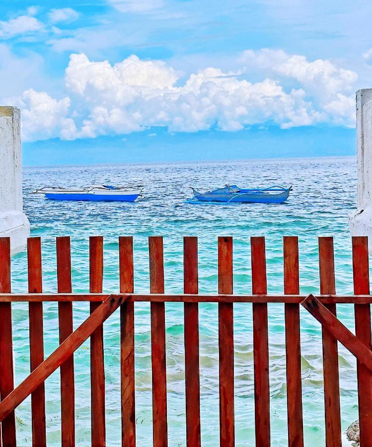 Moana Beach House Moalboal Bagian luar foto