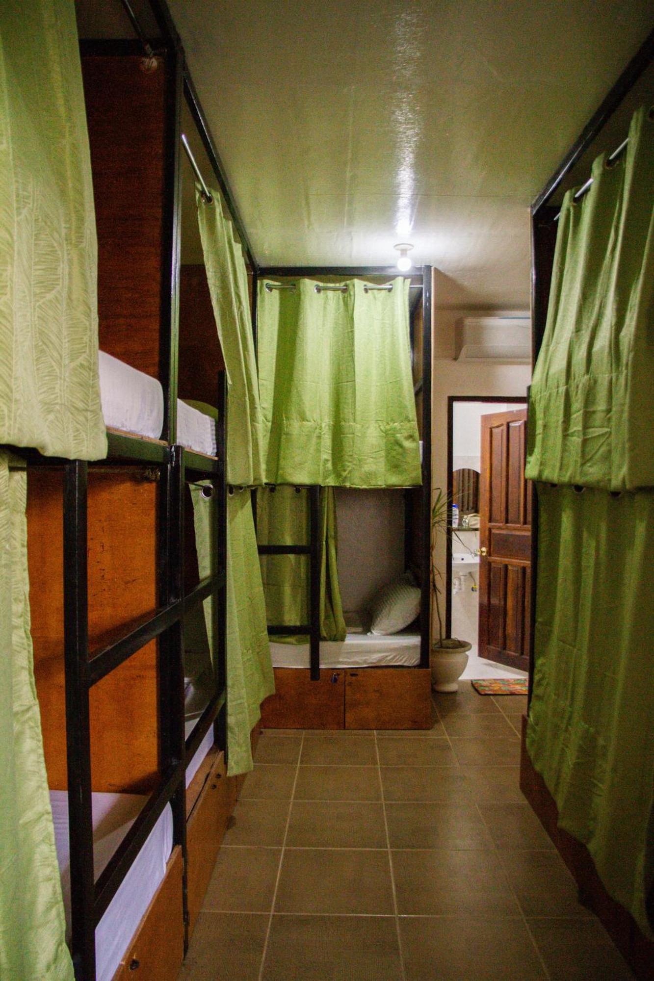 Moana Beach House Moalboal Bagian luar foto