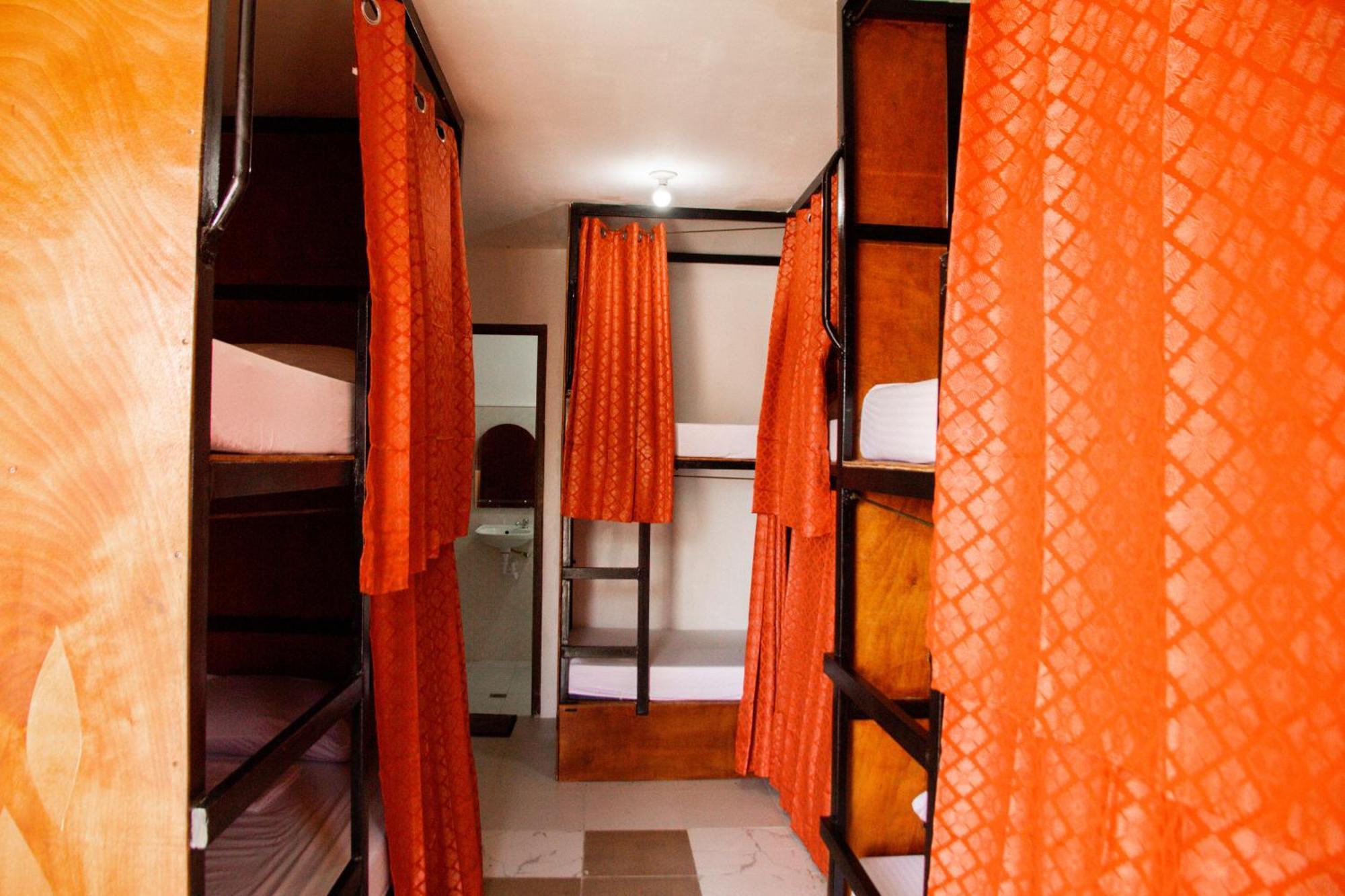 Moana Beach House Moalboal Bagian luar foto